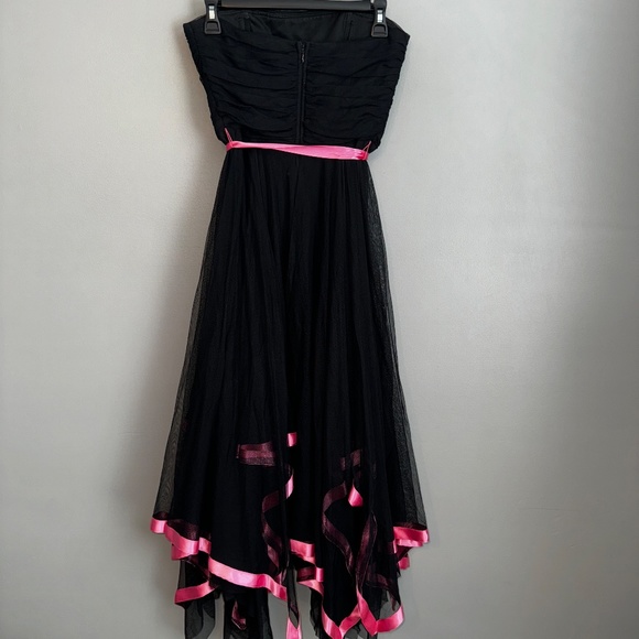 EUC Vintage Caché Strapless Tulle Handkerchief Hem Midi Dress Size 4 Cache - Picture 6 of 7